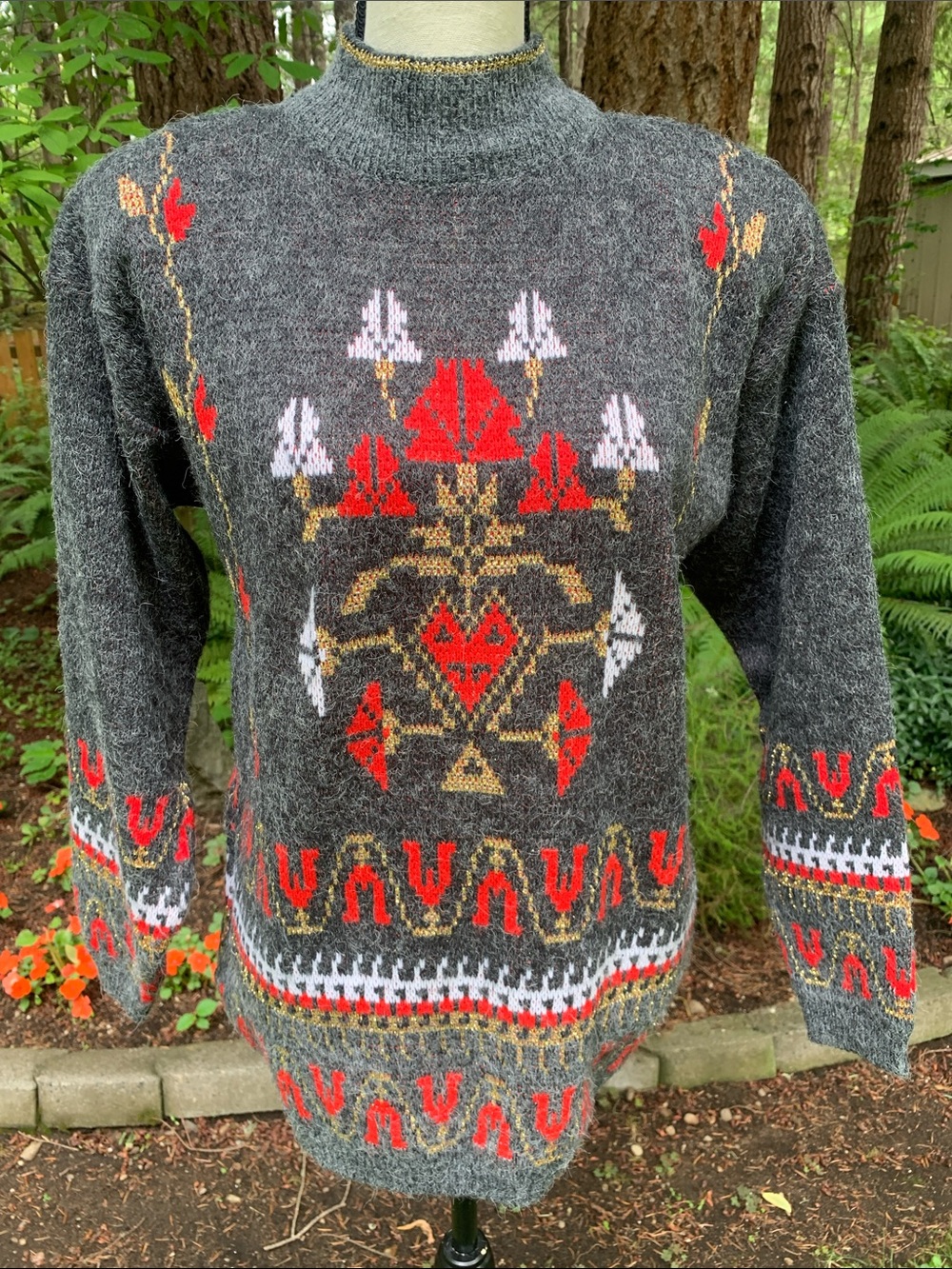 Bramble Lane Vintage Women’s Sweater NWOT